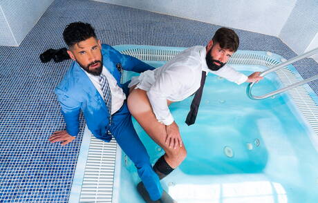 Der attraktive Dani Robles und der attraktive Justin Jett haben harten Analsex am Pool