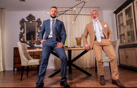 Superogier Adam Franco i mięśniak Sir Peter ruchają się w dupę po ssaniu kutasa