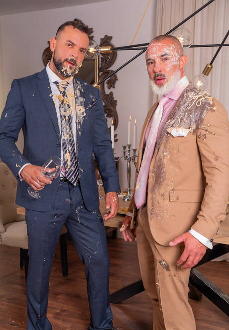 Superogier Adam Franco i mięśniak Sir Peter ruchają się w dupę po ssaniu kutasa