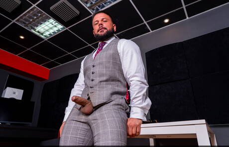 Hengst Leo La Rosa und der attraktive Little Brako bei heißer Arschfick-Action