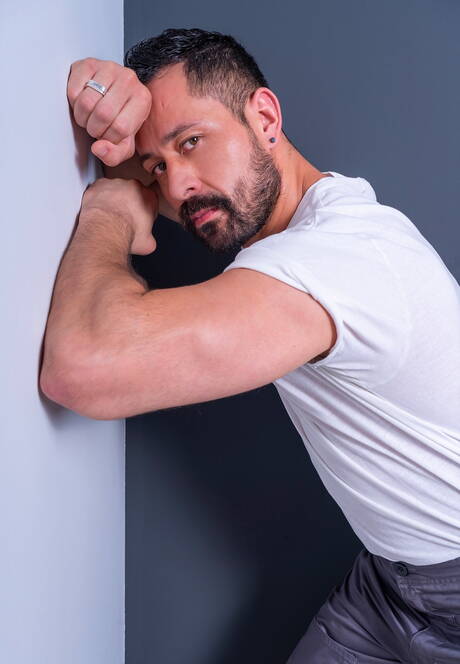 Der kräftige Cristian Sam und der Hengst Manuel Reyes lieben sich