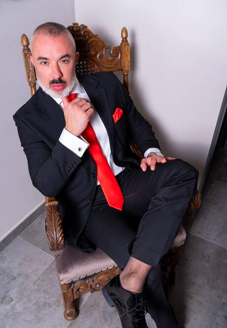 Der Hengst Adam Franco und der Muskelprotz Javi Gray lassen sich gerne fesseln