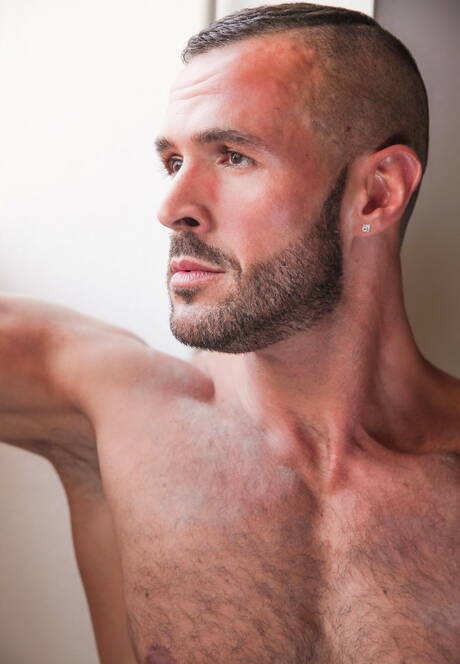 Lo stallone Denis Vega e il muscoloso Johan Kane hanno una scena di coppia bollente