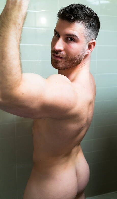 Beefcake Ryan Ellis get naked and showing his ass in hot shower