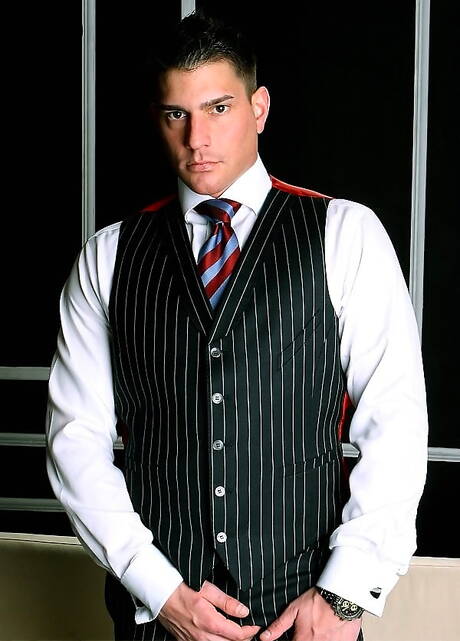 Superstud Eric Lexis jerk off his cock