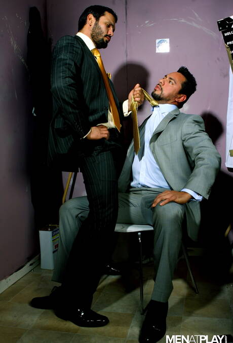 Die haarigen venezolanischen Hengst Jean Franko und Tiko bei heißer Arschfick-Action