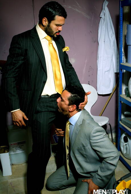 Die haarigen venezolanischen Hengst Jean Franko und Tiko bei heißer Arschfick-Action