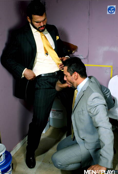 Die haarigen venezolanischen Hengst Jean Franko und Tiko bei heißer Arschfick-Action