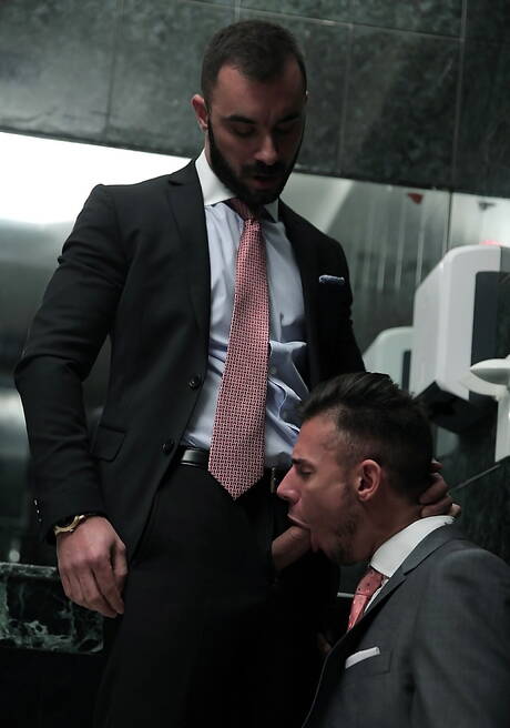 Der starke Mann Sergyo und der Muskelprotz Xavi Duran bei heißer Arschfick-Action