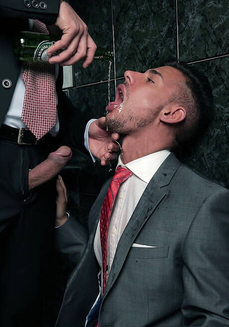 Der starke Mann Sergyo und der Muskelprotz Xavi Duran bei heißer Arschfick-Action