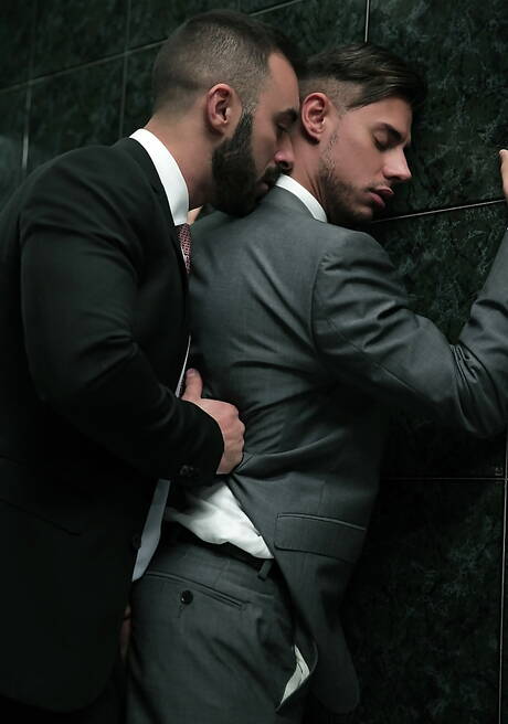 Men At Play: Strongman Sergyo and beefcake Xavi Duran in hot ass fuck action