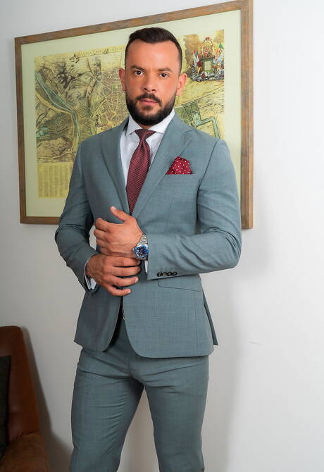 Men At Play: Spanish gay bear Donato Reyes and portuguese hairy bear Sir Peter make a love