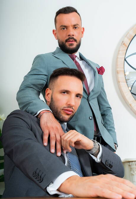 Der spanische schwule Bär Donato Reyes und der portugiesische haarige Bär Sir Peter lieben sich