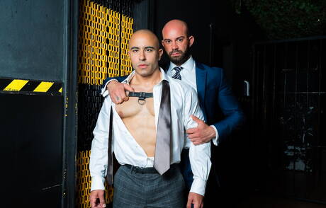 マッチョのアラン・ヴィンチェンツォとスーパースタッドのブルーノ・マックスがお互いを吸ったりファックしたりしている