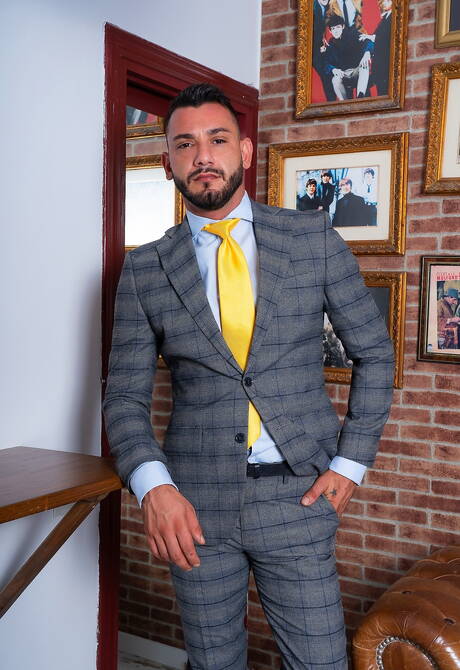 Der heiße spanische Bär Dani Robles und der attraktive Leo La Rosa haben harten Analsex