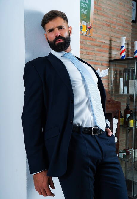 Men At Play: Spanish hot bear Dani Robles and hunk Leo La Rosa in hard anal sex