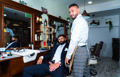 Der heiße spanische Bär Dani Robles und der attraktive Leo La Rosa haben harten Analsex