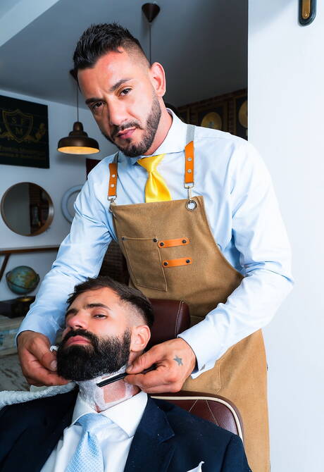 Der heiße spanische Bär Dani Robles und der attraktive Leo La Rosa haben harten Analsex