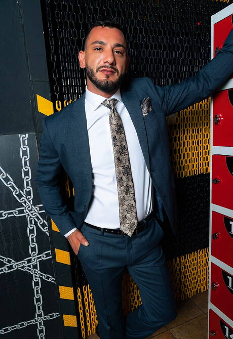 Der englische Otter Drew Dixon und der attraktive Leo La Rosa ficken nach dem Blowjob in den Arsch