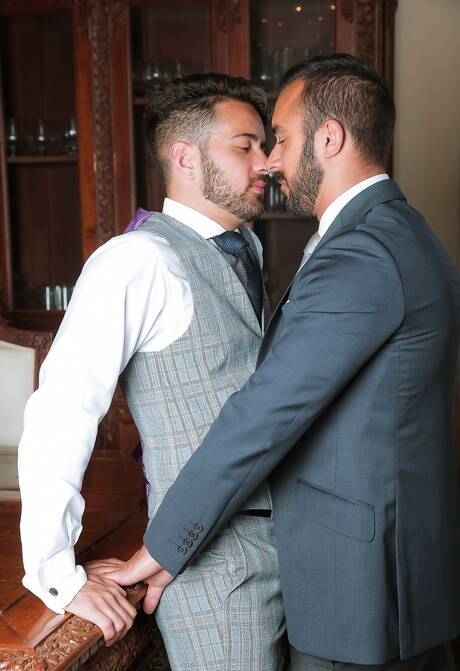 Men At Play: Stud Robbie Rojo and husky guy Xavi Duran banged each other