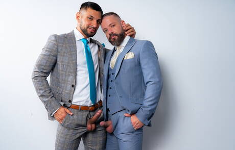 Superhengst Dan Tyser und der muskulöse Oskar Ivan ficken Arsch, nachdem sie Schwänze gelutscht haben