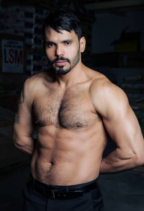 Men At Play: Latino otter Jean Franko and american otter Mike De Marko bondaged