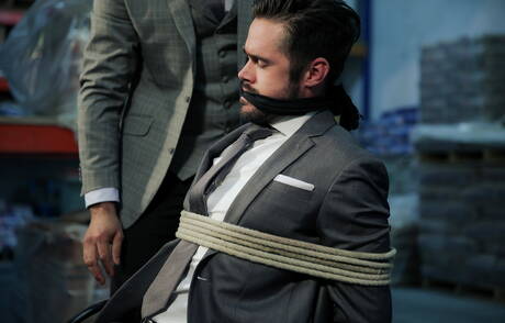 Latino otter Jean Franko and american otter Mike De Marko bondaged