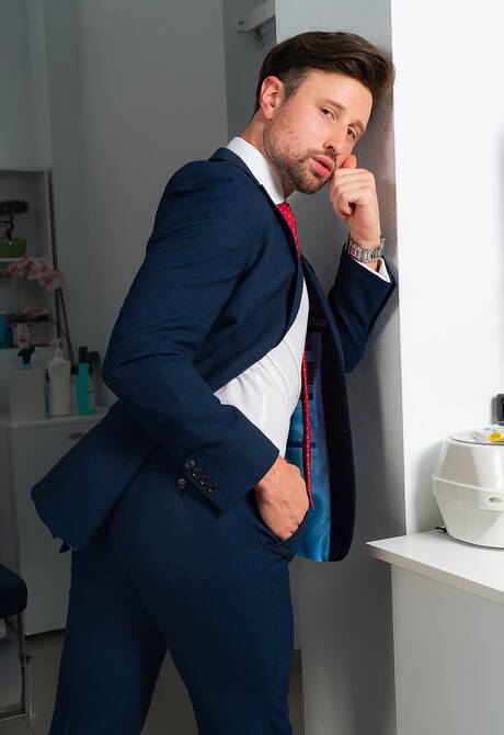 Der haarige englische Hengst Drew Dixon und der portugiesische Bär Sir Peter haben sich gegenseitig geknallt