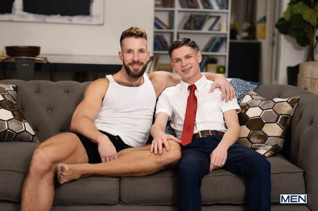 Morgxn Thicke et le jeune américain Dylan Hayes dans une sodomie torride