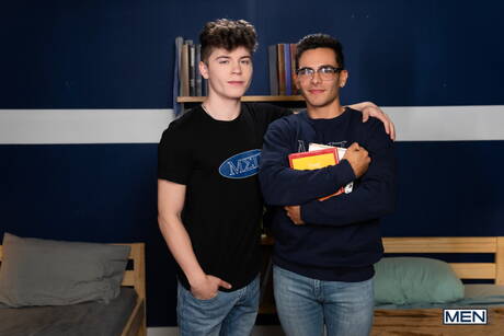 Strongman Damian Night and american young dude Drake Von sucking and screwing each other