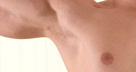 Sterke man Cameron Oneal masturbeert