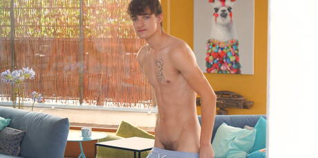 Il bel Miles Murray si masturba il cazzo