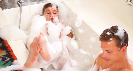 Two czech guys beefcake Matt Thurman and superstud Jonas Miller playing with dick in bath