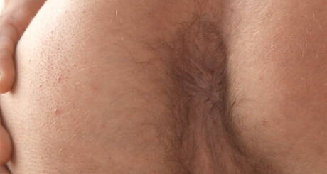 Superstud Sheridan Smith masturbeert