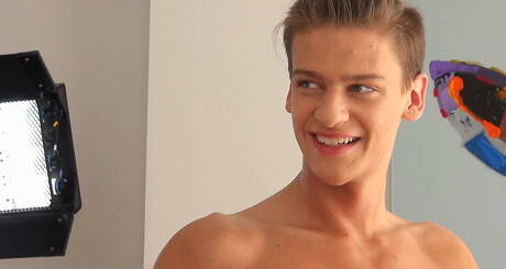 帥哥 Harry Monaghan 玩弄雞巴