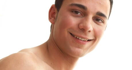 Czech beefy Aldo Belucci jack off his cock