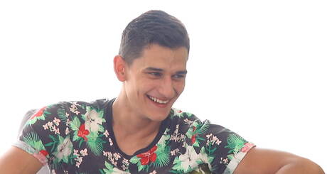 O bonitão Rico Gabbani se masturbando