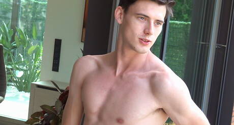 Superstud Nolan Hawke jerk off his dick