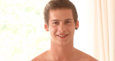 帥哥 Brian Izzy 享受快樂