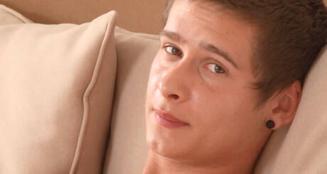 帥哥 Brian Izzy 享受快樂