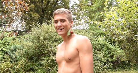 ホットなチェコの少年たち、ホットなトゥインクのエンリケ・ベラと若いジェイソン・バコールがシャワーでチンポを弄ぶ