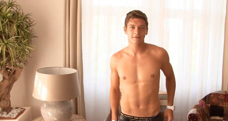 O bonitão Antony Ellington se masturbando