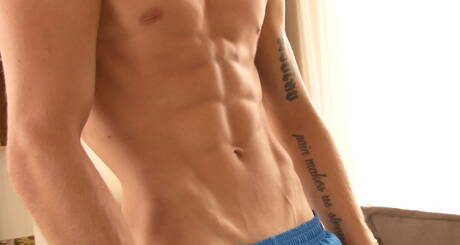 Der große Kerl Sebastien Bodine wichst