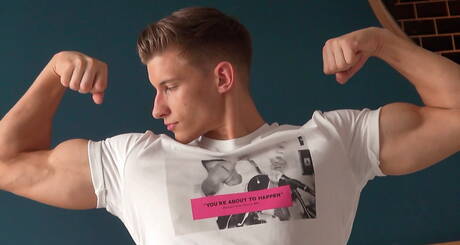 肌肉男Ritchie Argento 自慰