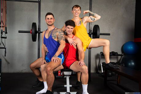 デヴィン・フランコ、ブレイン・オコナー、エイデン・ラングストンの熱い3Pアナルファック