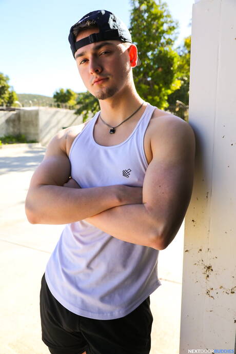 Next Door Studios: Shameless buddies Masyn Thorne, Cameron Neuton and Damian Night sucking and screwing each other outdoor