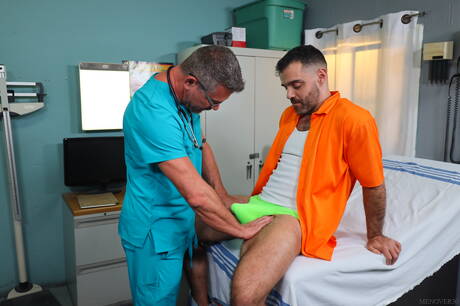 Beefcake Cole Ryan and tough guy Scott Hardy fuck ass after sucking cock