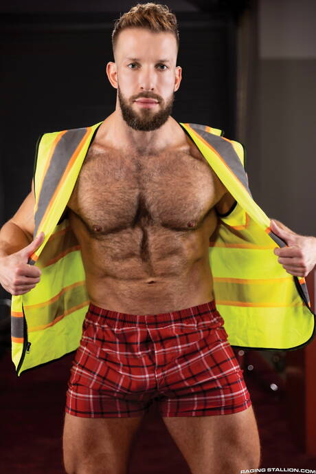 Raging Stallion: American hairy bear Drew Valentino and  Morgxn Thicke drilling an ass