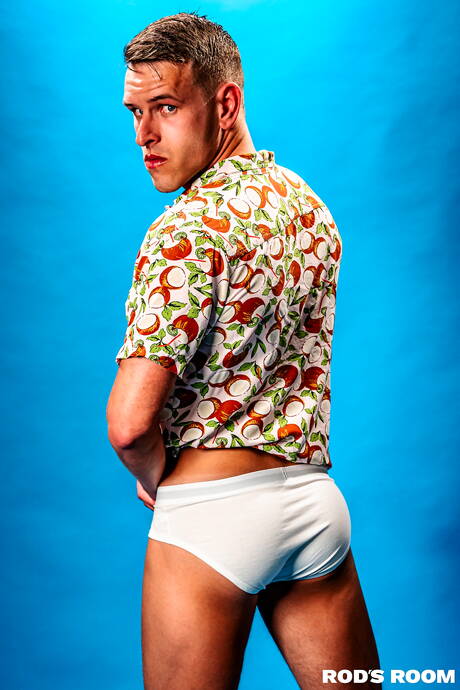 Znani Amerykanie, kulturysta Shane Cook i przystojniak Tristan Hunter uprawiają gorący seks na świeżym powietrzu