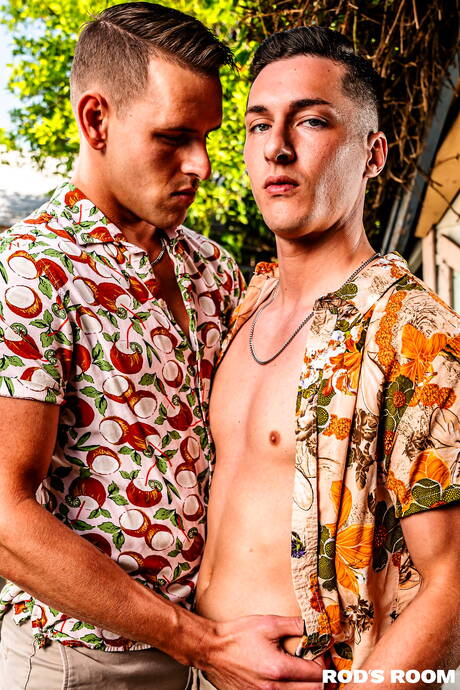 Famous americans, bodybuilder Shane Cook and hunk Tristan Hunter have a hot sex outdoor